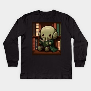 Chibi Cthulhu says "Reading is good for the soul" Kids Long Sleeve T-Shirt